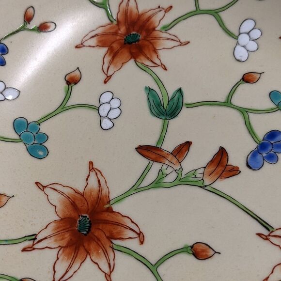 Vintage 79/80 Hand Painted Porcelain Dish with Brass Bottom Made in Hong Kong - Picture 10 of 15